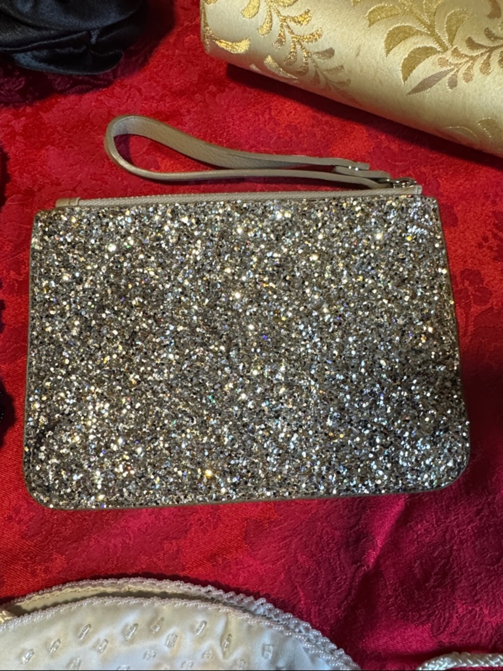 Lot of 8 evening bags/clutches/wristlets.  Great condition. - Picture 5 of 10